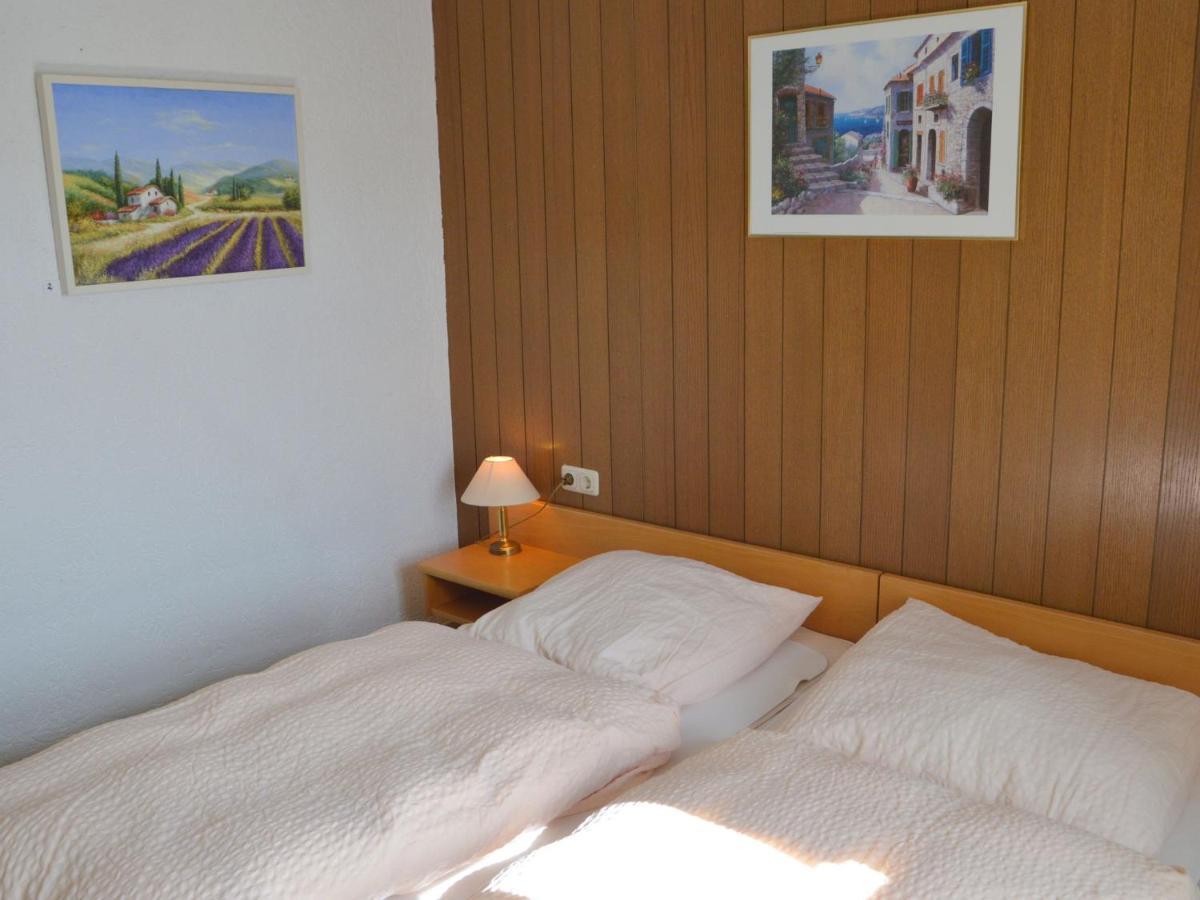 Classy Holiday Home In Uerzig Near Forest 部屋 写真