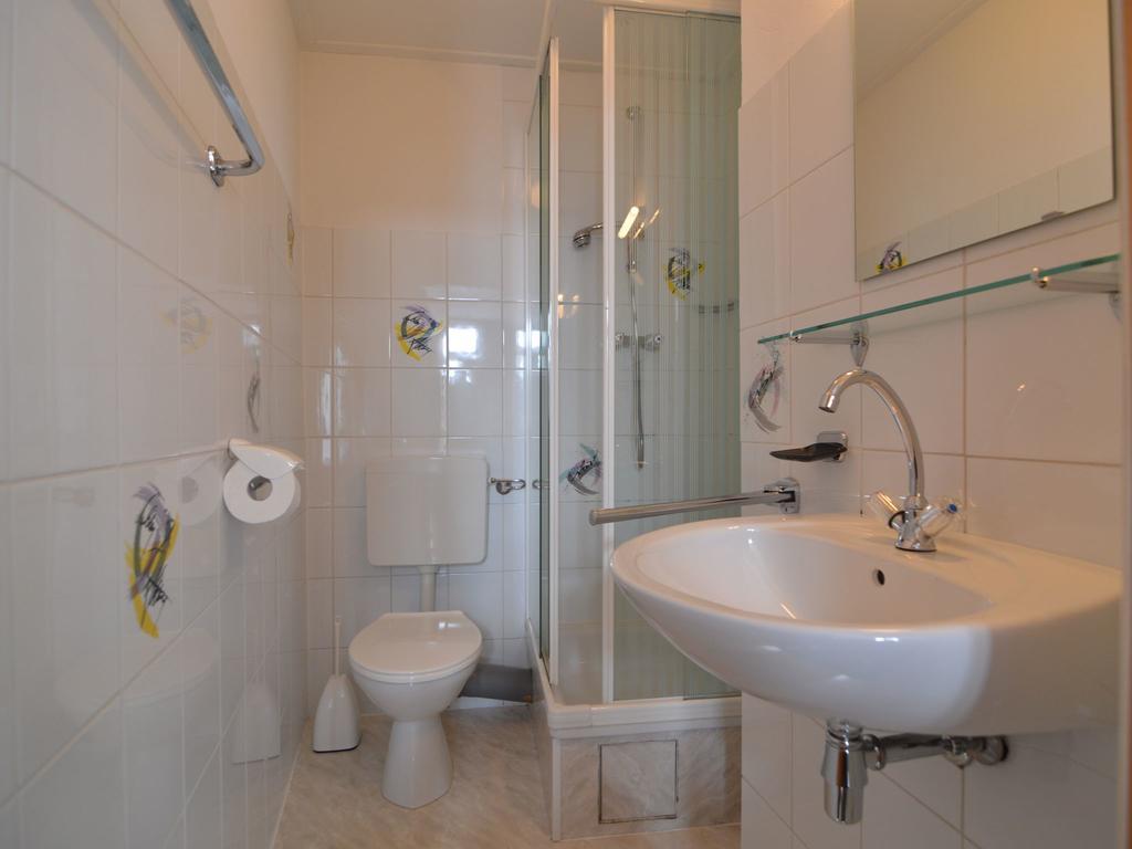 Classy Holiday Home In Uerzig Near Forest エクステリア 写真